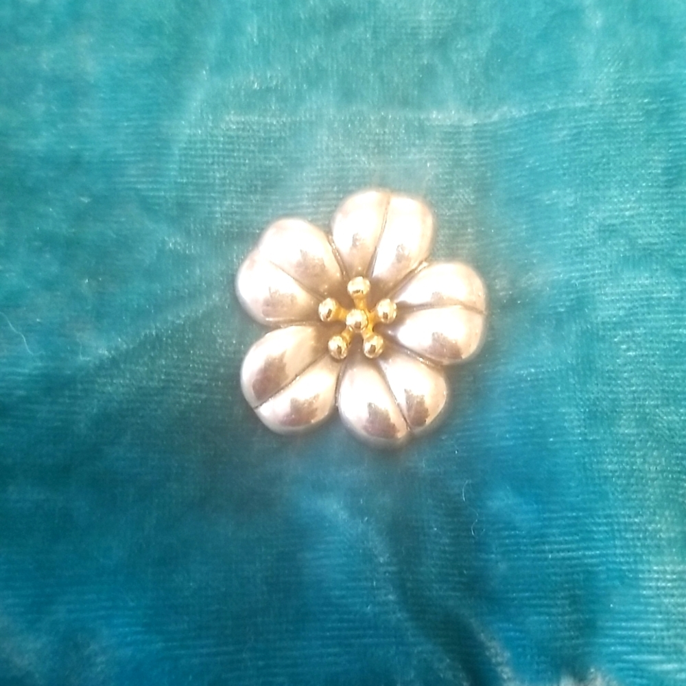 RETIRED JAMES AVERY April Flower Pendant/Pin